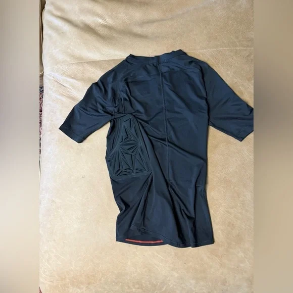 Moolah Women's Padded Compression Top Size Medium Cool/Breathable New - Picture 7 of 7